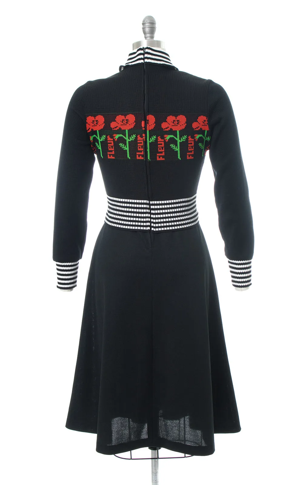1970s "Fleur" Poppy Novelty Print Sweater Dress | small/medium