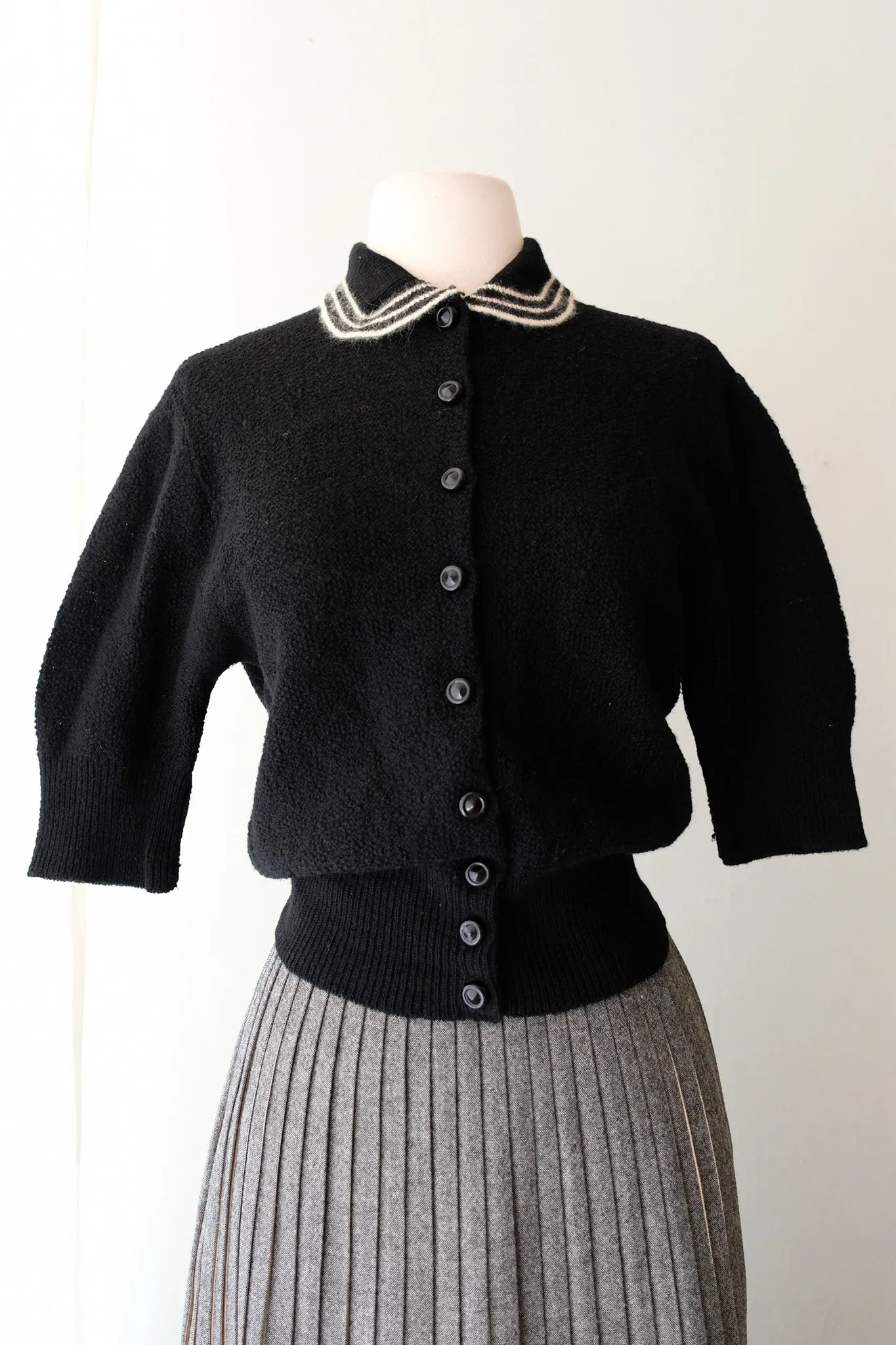 Amazing 1940's Black & White Boucle Knit Top / Sz S
