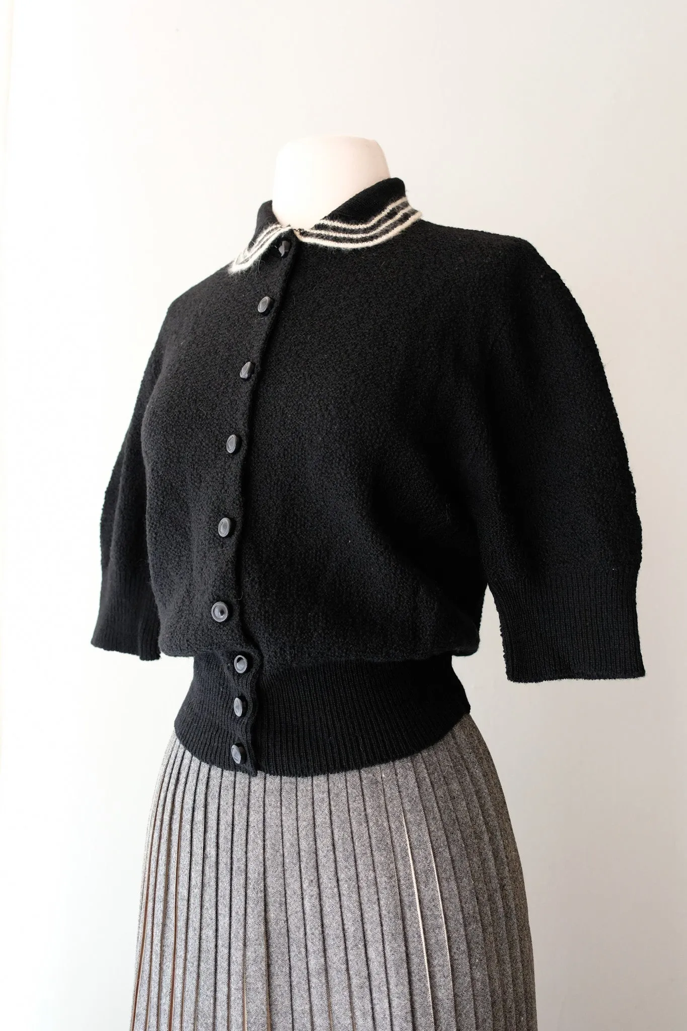 Amazing 1940's Black & White Boucle Knit Top / Sz S