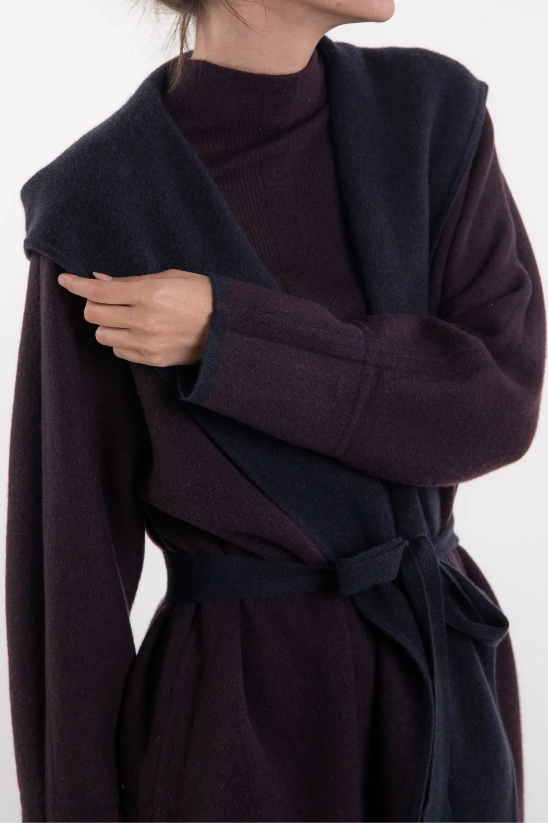 REVERSIBLE HOODED JACKET